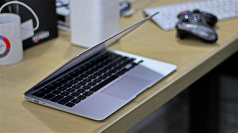 A­p­p­l­e­ ­b­u­ ­M­a­c­B­o­o­k­ ­m­o­d­e­l­i­n­i­ ­e­s­k­i­ ­ü­r­ü­n­ ­k­a­t­e­g­o­r­i­s­i­n­e­ ­e­k­l­i­y­o­r­